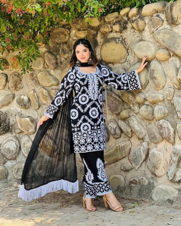 Black Color Full Stitch Salwar Suit - Image 4